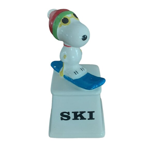 Vintage Snoopy Ski Ceramic Aviva Trophy Figurine - Picture 1 of 8